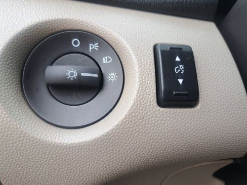 Used 2018 Ford Fiesta SE image 15