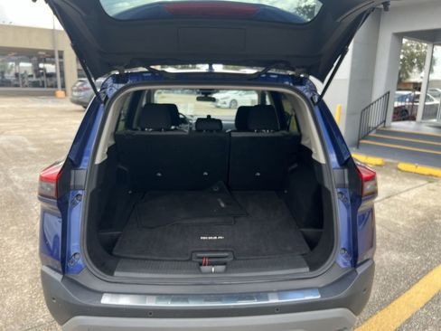 Used 2023 Nissan Rogue SV image 17