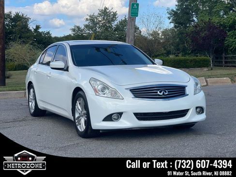 Used 2013 INFINITI G37 Journey w/ Premium Pkg image 11