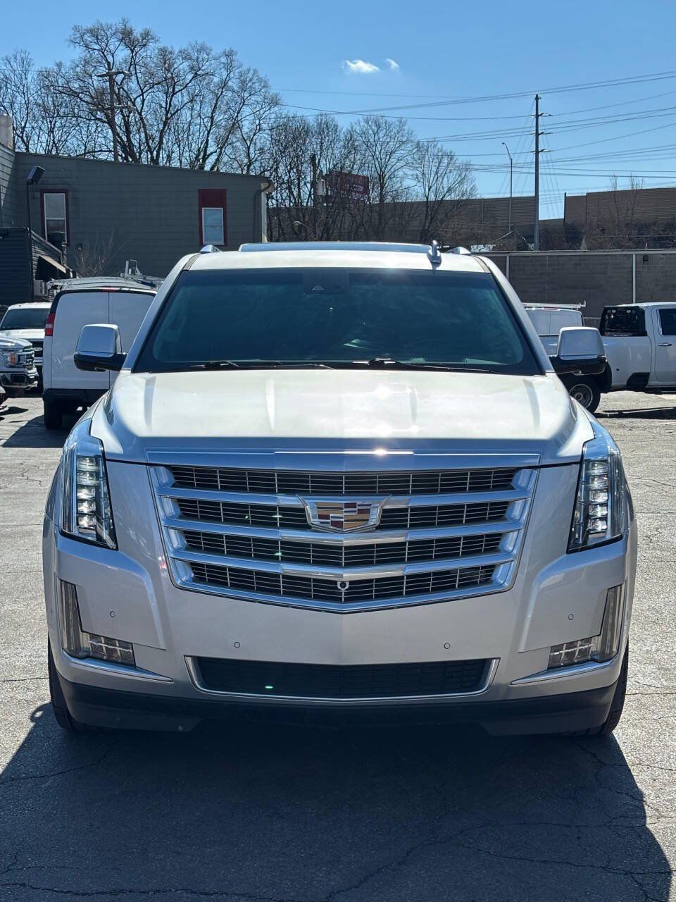 Used 2019 Cadillac Escalade ESV Luxury w/ LPO, Radiant Package AWD/4WD image 3