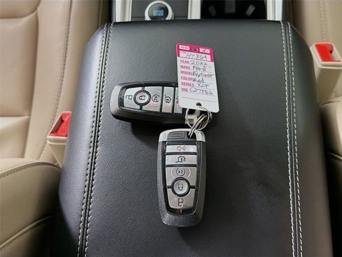 Used 2022 Ford Explorer XLT w/ Equipment Group 202A image 33