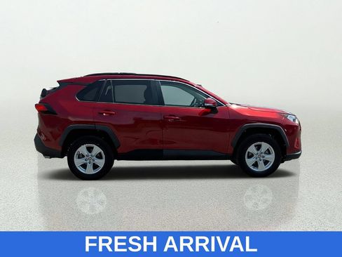 Used 2021 Toyota RAV4 XLE w/ Convenience Package FWD image 8