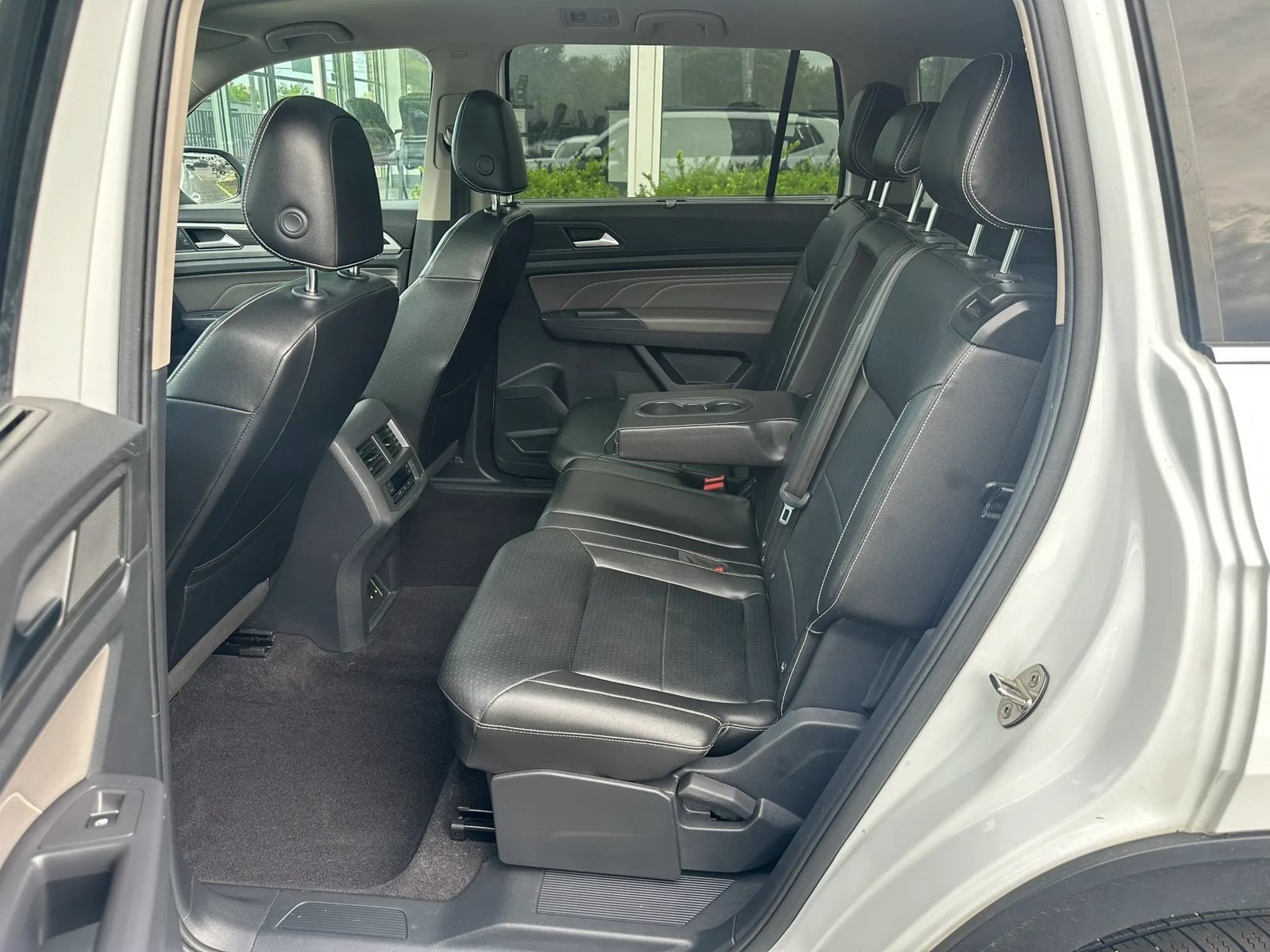 Used 2021 Volkswagen Atlas SE w/ Panoramic Sunroof Package FWD image 12