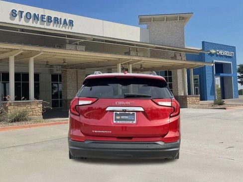 Used 2023 GMC Terrain SLE w/ Driver Convenience Package image 6