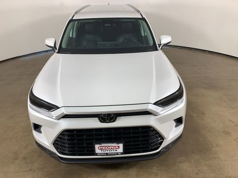 Used 2024 Toyota Grand Highlander AWD image 4