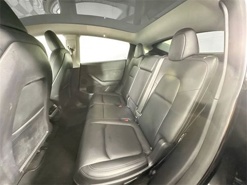 Used 2023 Tesla Model Y Long Range image 22