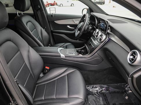 Used 2022 Mercedes-Benz GLC 300 4MATIC Coupe image 16