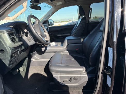 Used 2024 Ford Expedition XLT image 5