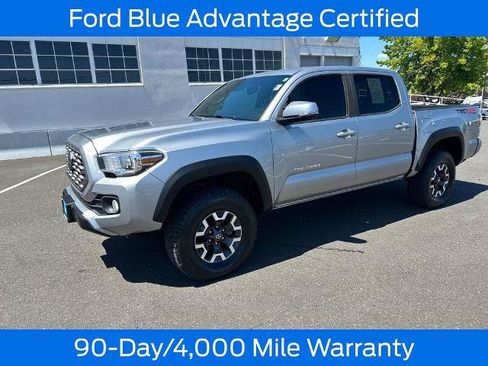 Used 2021 Toyota Tacoma TRD Off-Road w/ Technology Package AWD/4WD image 3