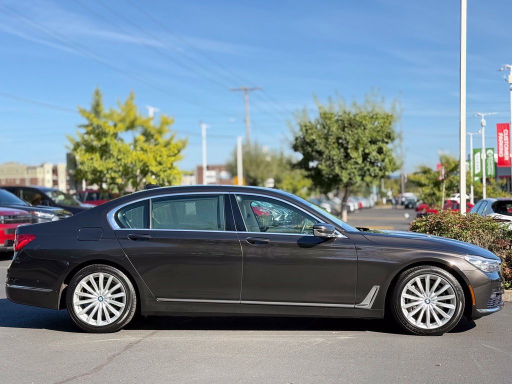 Used 2016 BMW 740i RWD image 6