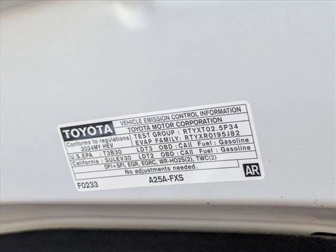 Used 2024 Toyota Sienna XLE image 24