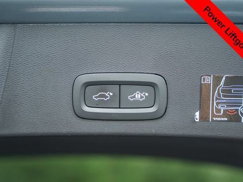 Used 2021 Volvo XC40 T5 R-Design AWD/4WD image 8