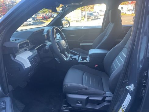 Used 2024 Toyota Tacoma TRD Off-Road image 17