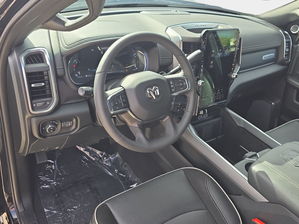 Used 2025 RAM 2500 Laramie AWD/4WD image 19