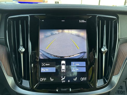 Used 2019 Volvo S60 T6 Inscription image 17