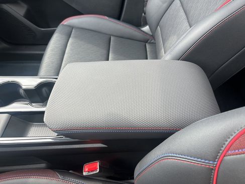 Used 2025 Chevrolet Equinox RS image 45