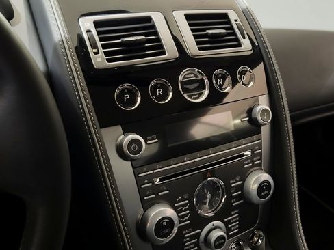 Used 2015 Aston Martin DB9 Coupe image 17