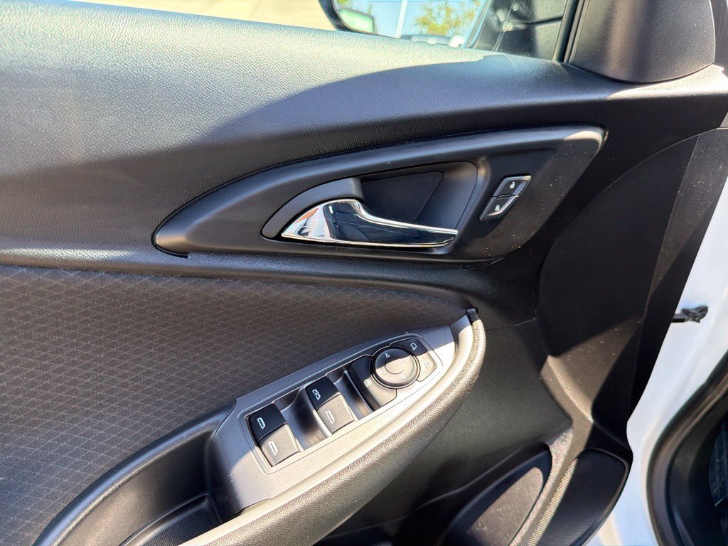 Used 2024 Chevrolet Malibu LT FWD image 17