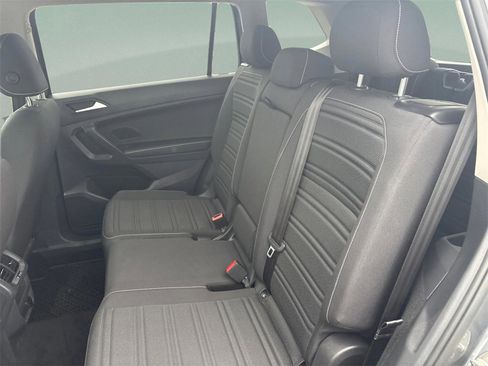 Used 2022 Volkswagen Tiguan S image 9