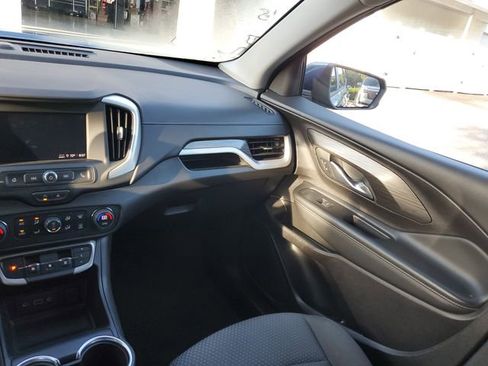 Used 2024 GMC Terrain SLE w/ Driver Convenience Package FWD image 14