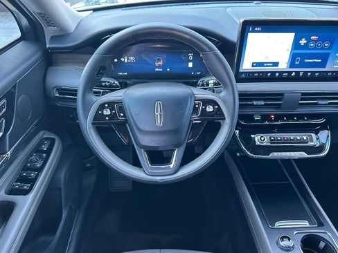 New 2025 Lincoln Corsair Reserve image 13