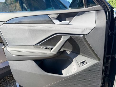 New 2026 Volkswagen Tiguan SE FWD image 13