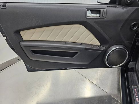 Used 2012 Ford Mustang GT Premium RWD image 34