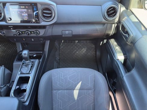 Used 2017 Toyota Tacoma TRD Sport w/ Tow Package image 15