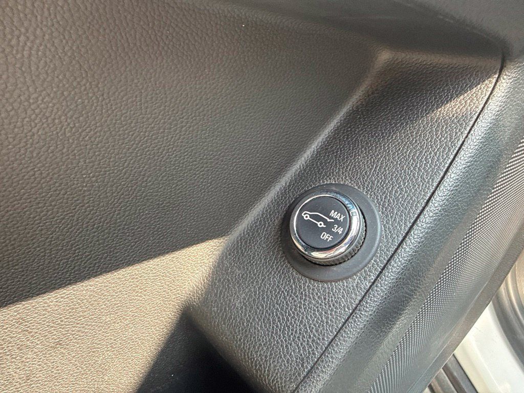 Used 2023 Chevrolet Traverse LT FWD image 20
