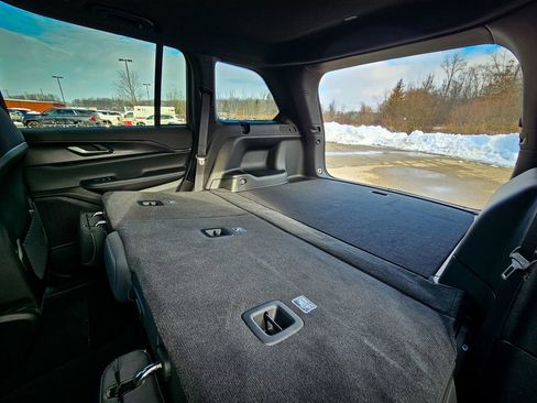 New 2025 Jeep Grand Cherokee Laredo X w/ Luxury Tech Group I image 35