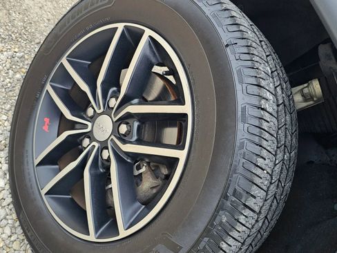 Used 2017 Jeep Grand Cherokee Trailhawk AWD/4WD image 11