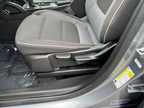 Used 2025 Chevrolet TrailBlazer LT FWD image 23