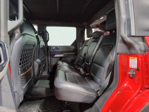 Used 2022 Ford Bronco Badlands w/ Sasquatch Package AWD/4WD image 14