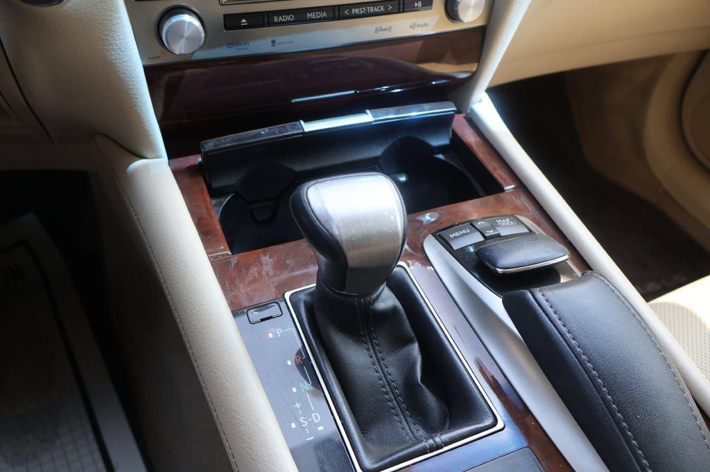 Used 2013 Lexus LS 460 w/ Comfort Pkg RWD image 19