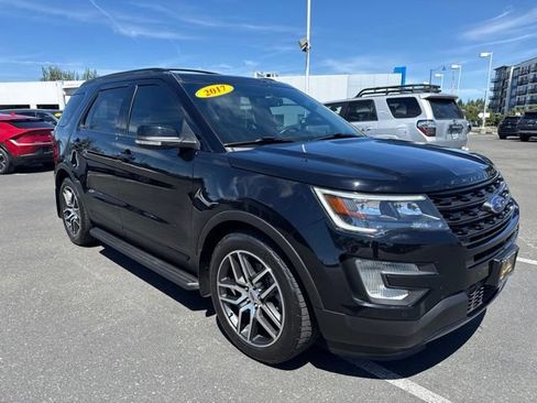 Used 2017 Ford Explorer Sport w/ Equipment Group 401A AWD/4WD image 3