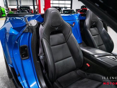 Used 2015 Chevrolet Corvette Z06 w/ 3LZ Preferred Equipment Group RWD image 29