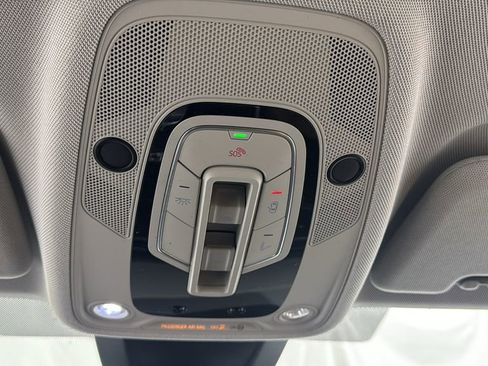 Used 2023 Audi Q8 Prestige image 31