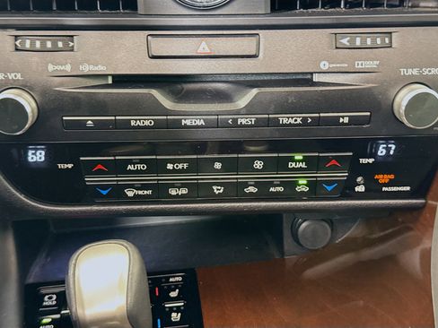 Used 2018 Lexus RX 350 AWD w/ Premium Package image 18