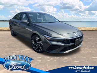 Used 2025 Hyundai Elantra Limited FWD video 1