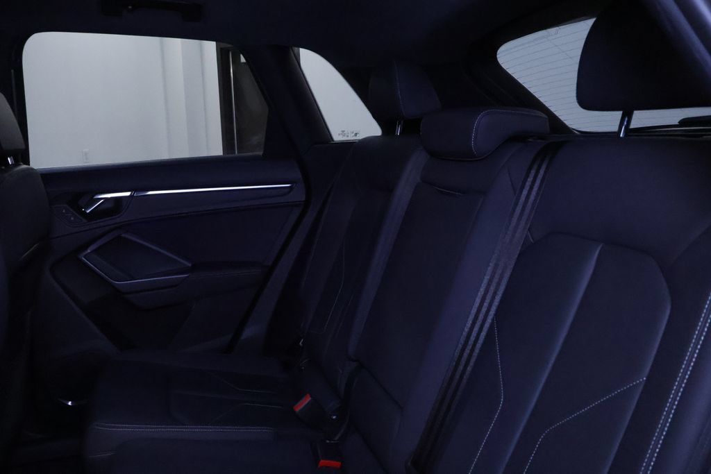 Used 2020 Audi Q3 2.0T Prestige w/ Prestige Package AWD/4WD image 16