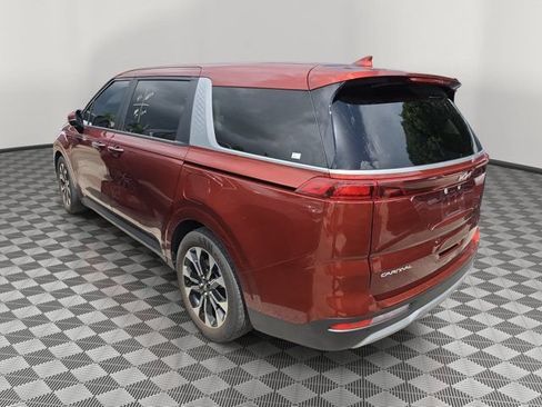 Used 2024 Kia Carnival EX FWD image 3
