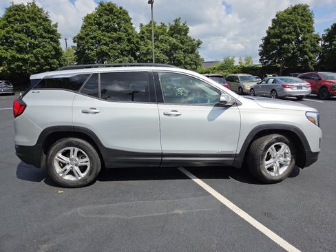 Used 2020 GMC Terrain SLE w/ Driver Convenience Package FWD image 24