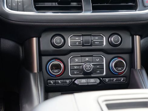 Used 2023 Chevrolet Suburban High Country image 23