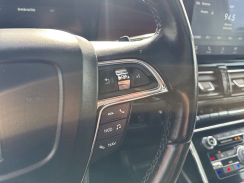 Used 2019 Lincoln Navigator Reserve image 25