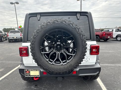 Used 2024 Jeep Wrangler Unlimited Rubicon image 7