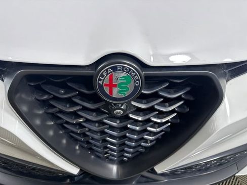 Used 2024 Alfa Romeo Tonale Veloce image 9