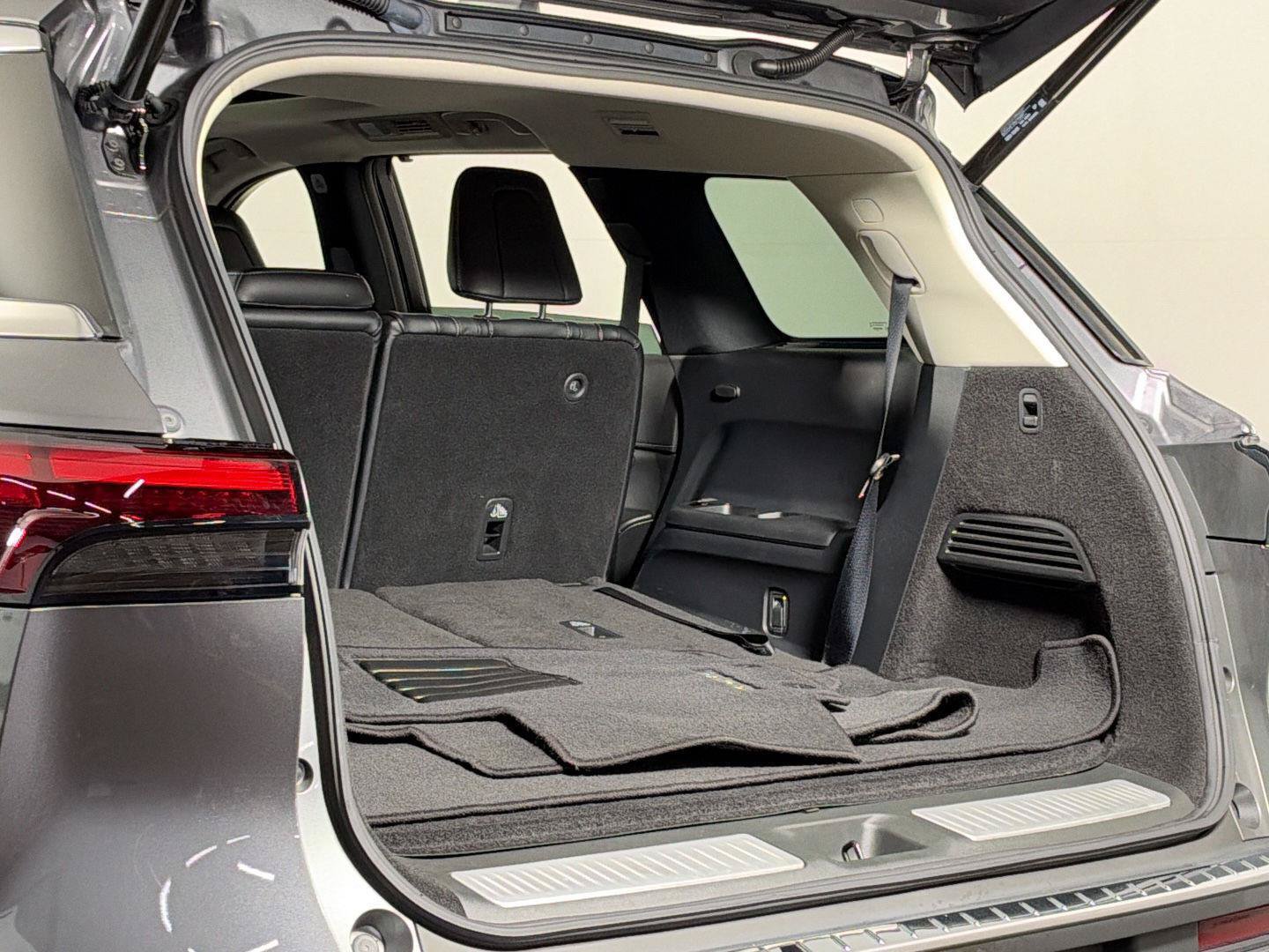 Certified 2023 INFINITI QX60 Luxe w/ Cargo Package AWD/4WD image 35