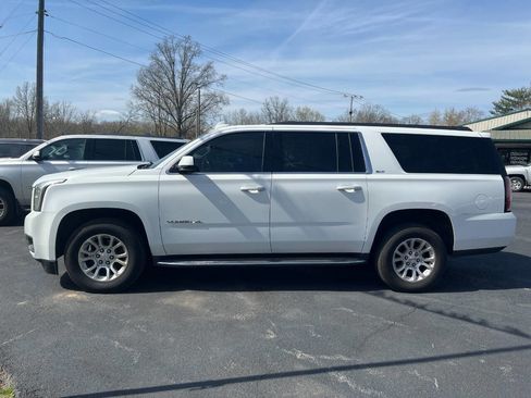 Used 2019 GMC Yukon XL SLT image 2