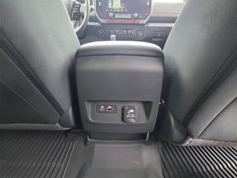 New 2026 Nissan Frontier PRO-4X w/ Pro-4x Convenience Package image 9