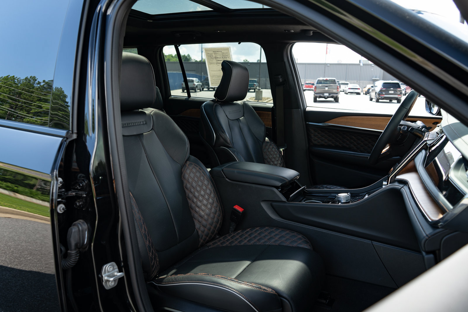Used 2024 Jeep Grand Cherokee L Summit AWD/4WD image 24